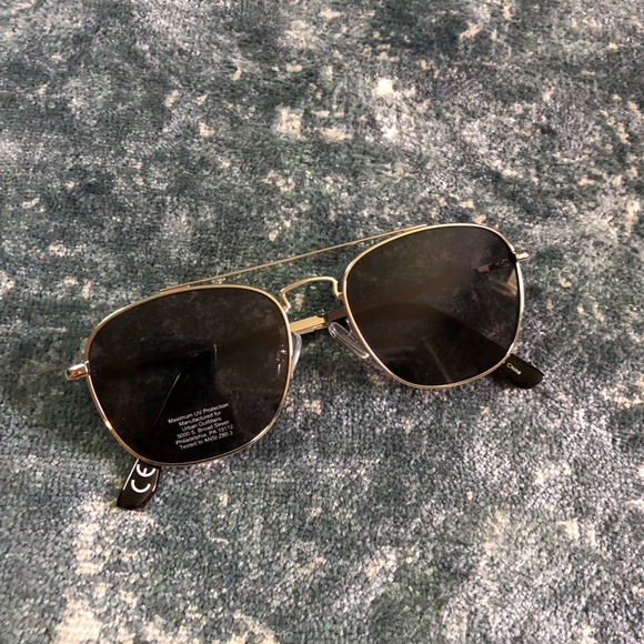 Urban Outfitters Accessories - Urban outfitters sunglasses Urban Outfitters Accessories - Urban outfitters sunglasses